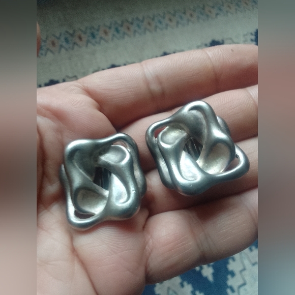 Vintage 80s Clip Earrings Silver Tone Sign PEP  1.0" - Picture 2 of 5